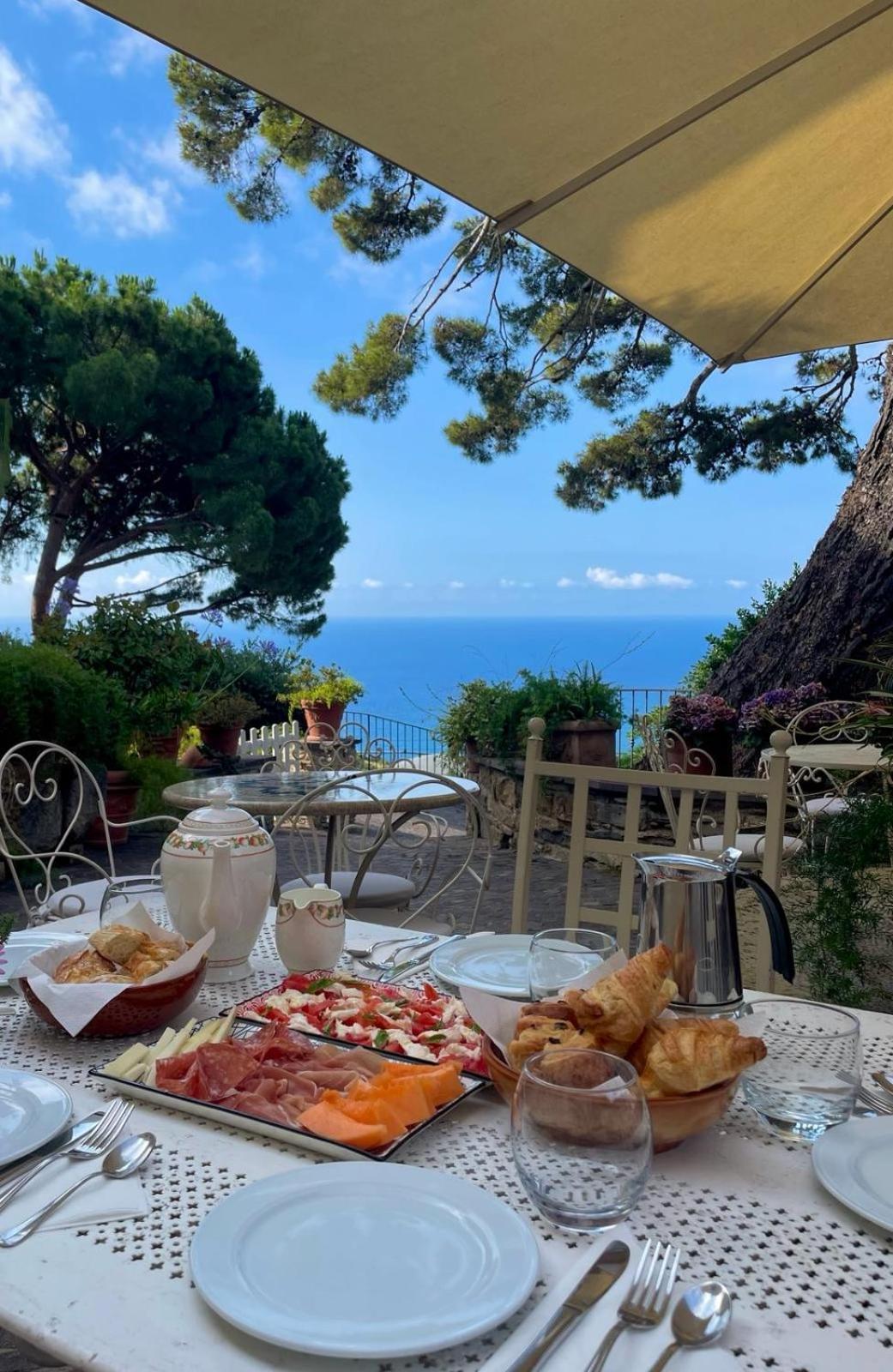 Agriturismo Uliveto Saglietto Imperia Esterno foto