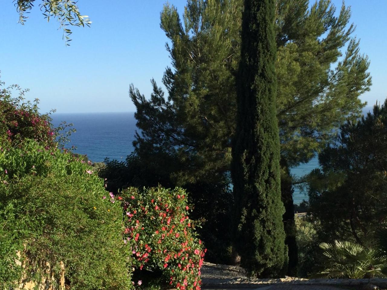 Agriturismo Uliveto Saglietto Imperia Esterno foto