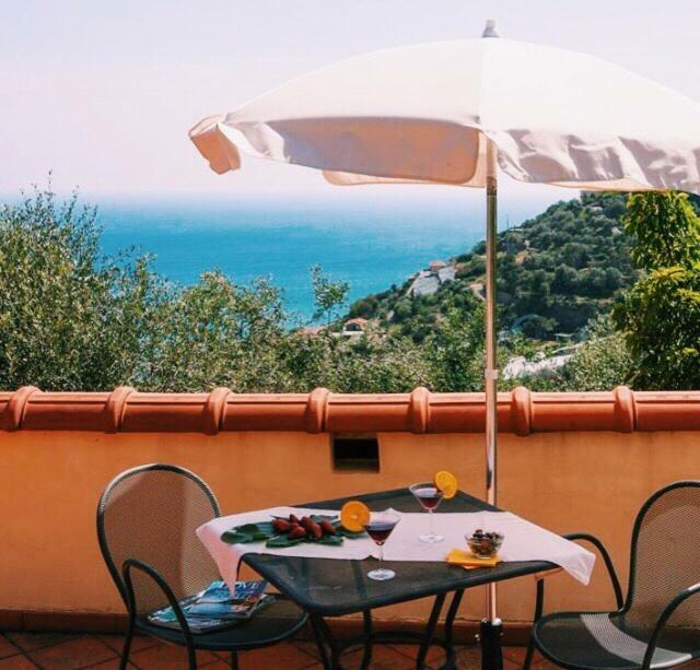 Agriturismo Uliveto Saglietto Imperia Esterno foto